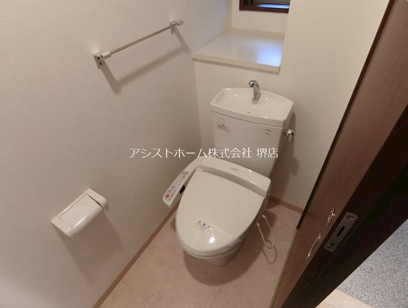 トイレ　ウォシュレット付き