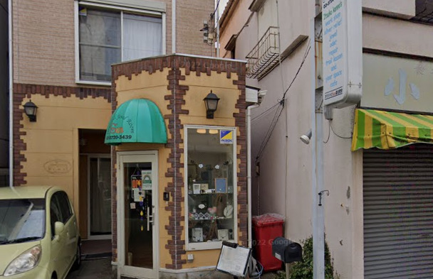 飲食店　FINE CAKES (ファイン ケイクス)（飲食店）まで228m