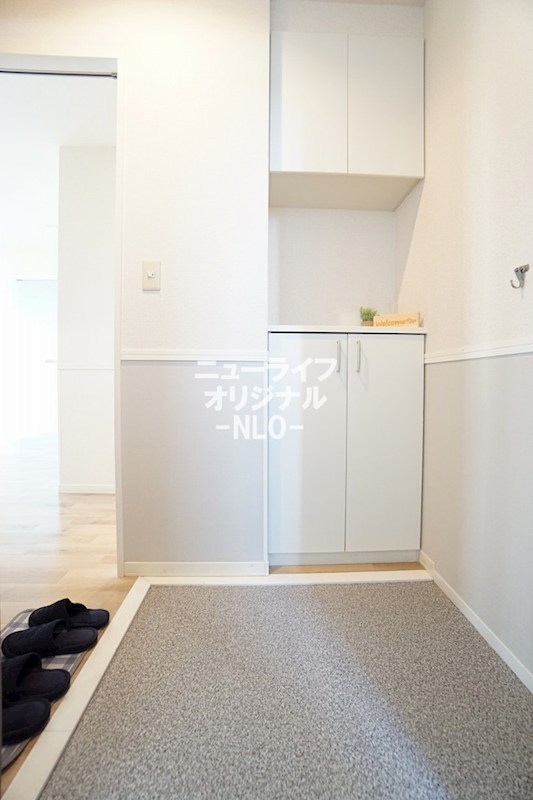 玄関　シューズボックス付きで玄関をすっきり使えます