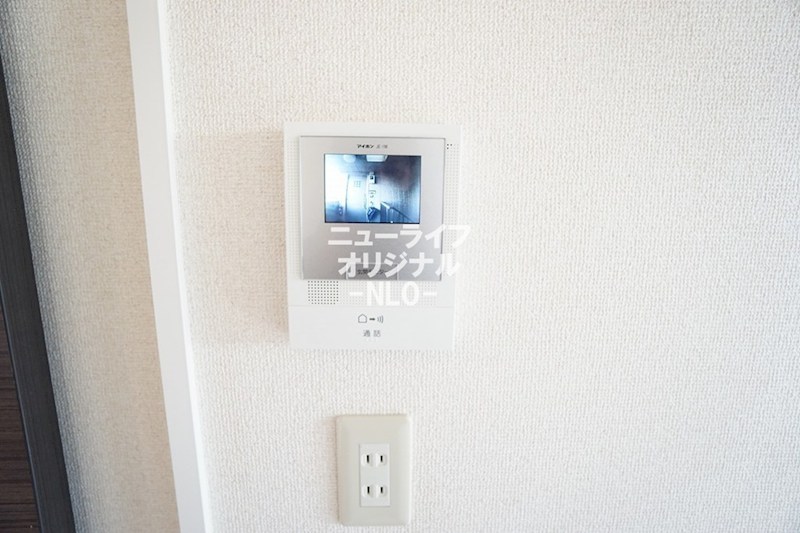 セキュリティ　突然の来訪者にも安心のTVモニター付きインターホン