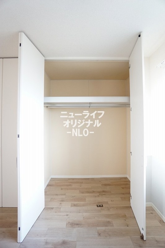 収納　衣類や荷物をすっきり収納できるクローゼット