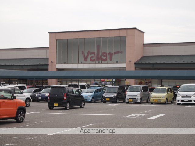 スーパー　バロー　大桑店（スーパー）まで270m