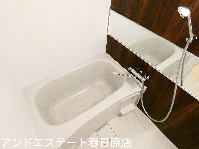 バス・シャワールーム　ワイドな浴槽