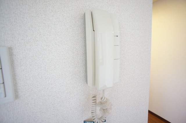 セキュリティ　快適な暮らしを守るインターホン完備で安心ですね☆
