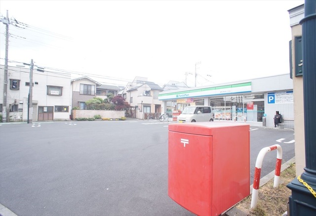 コンビニ　ファミリーマート練馬石神井町八丁目店（コンビニ）まで372m