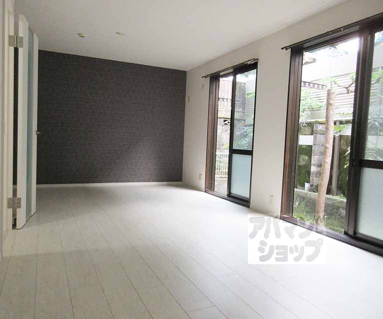 居室・リビング　広いお部屋です！