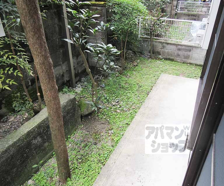 バルコニー　庭があります！