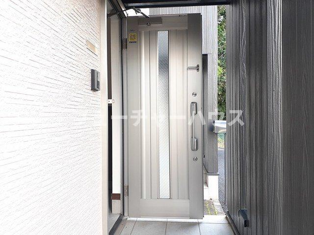 玄関　収納もある玄関です