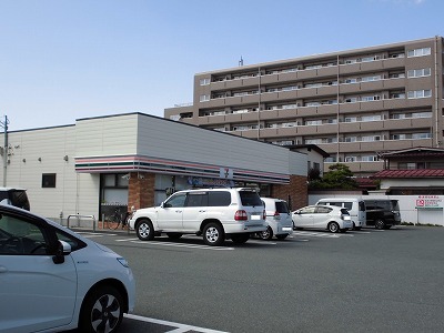 コンビニ　セブンイレブン（コンビニ）まで420m