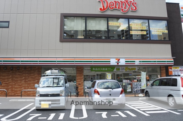 コンビニ　セブンイレブン（コンビニ）まで517m