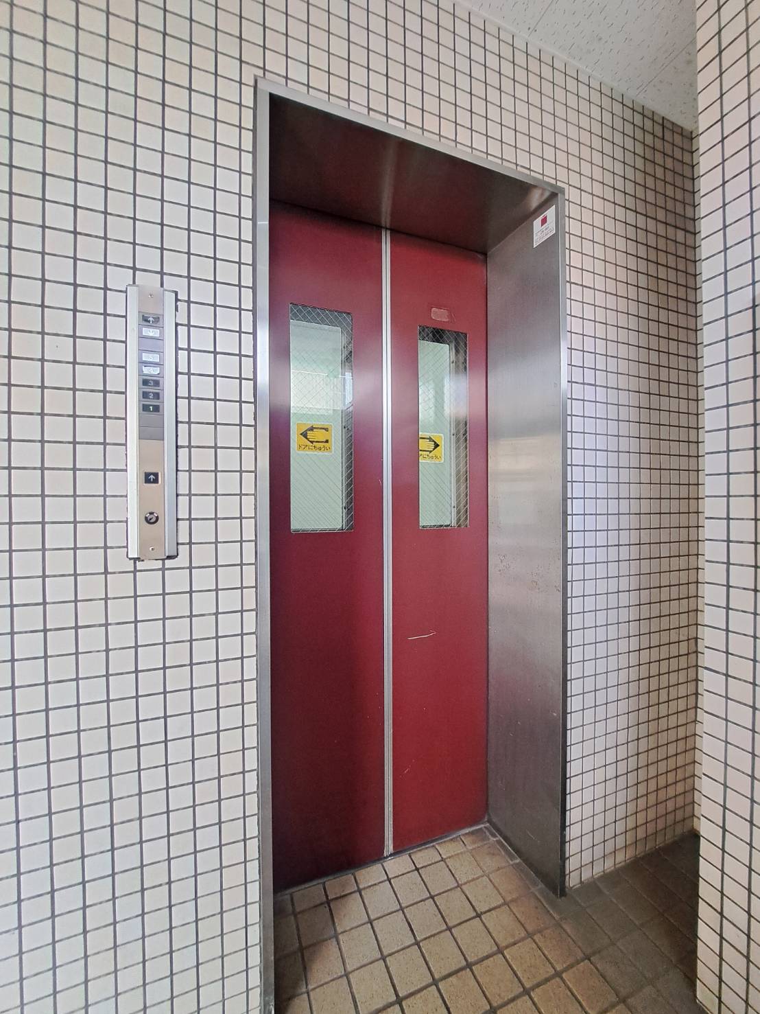 その他　エレベーター付き