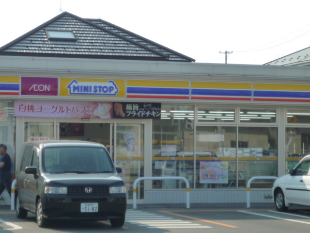 コンビニ　ミニストップ仙台荒井店（コンビニ）まで588m