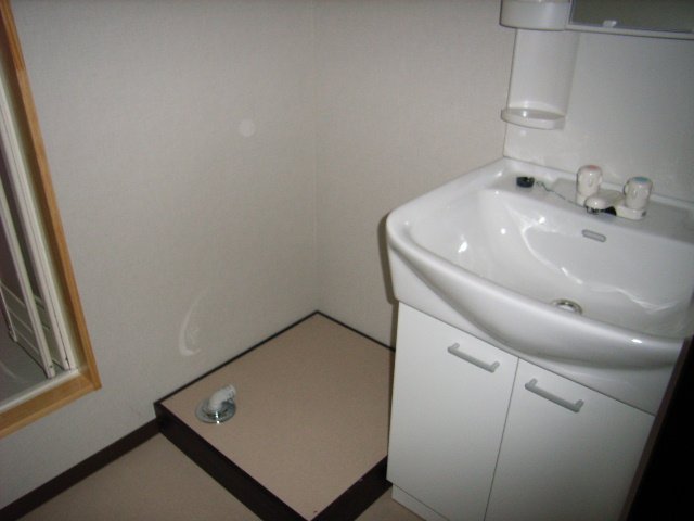 洗面設備　同物件別号室のものです。