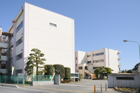 中学校　坂戸市立坂戸中学校（中学校）まで320m
