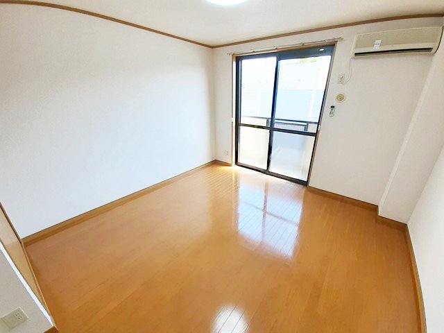 ＪＲ鹿児島本線 都府楼南駅 徒歩24分 2階建 築24年の居間写真