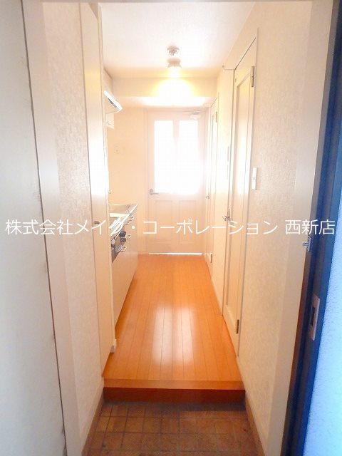 玄関　※同建物内別部屋参考写真