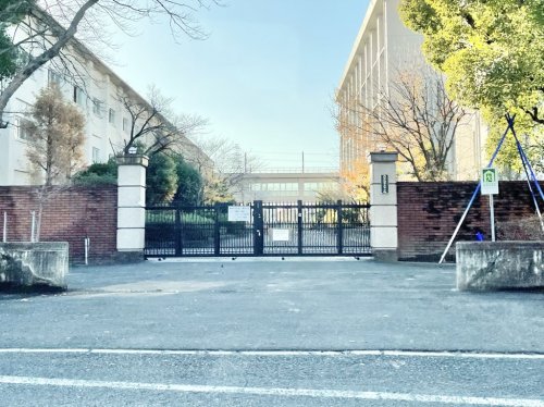 高校・高専　大阪府立 山本高等学校（高校・高専）まで463m