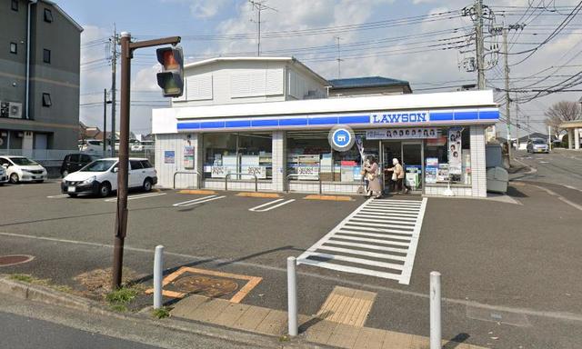 コンビニ　ローソン都筑センター北店（コンビニ）まで556m