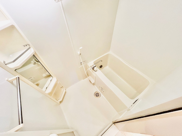 バス・シャワールーム　同一建物内１０２号室内装写真転載