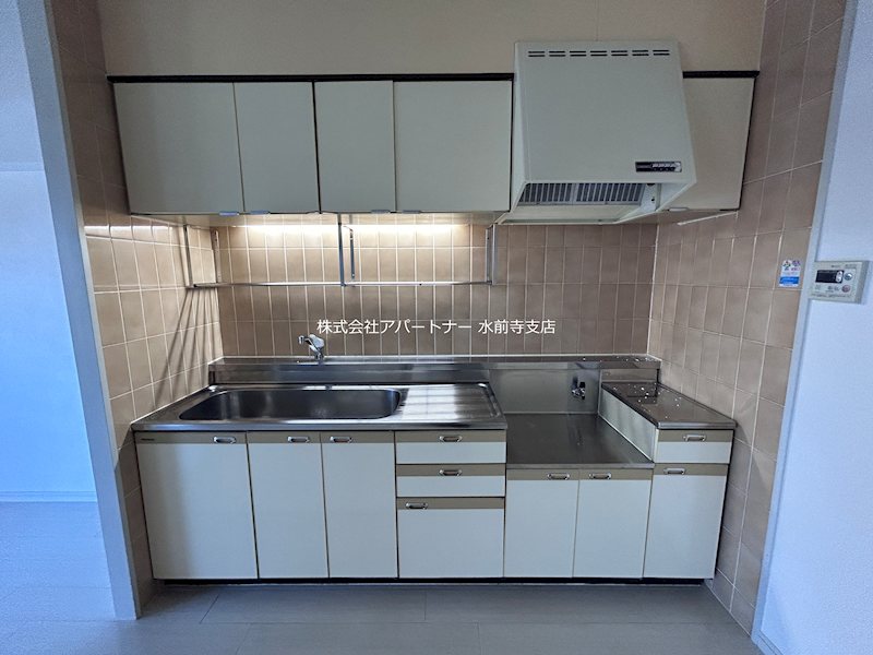 キッチン　広々、収納も多いキッチンです！