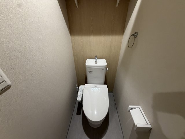 ＪＲ関西本線 平野駅 徒歩10分 3階建 築1年のトイレ写真
