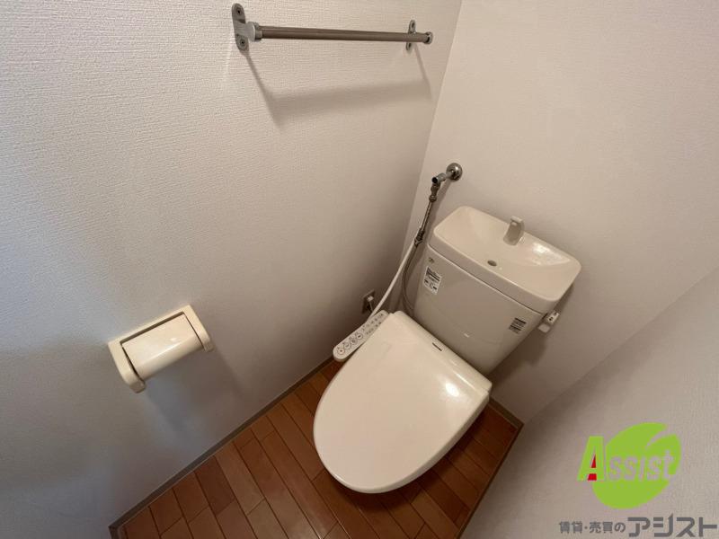 トイレ　トイレです。ウォシュレット付を探している方、おすすめです。