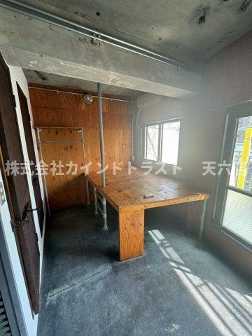 居室・リビング　こちらの居間で趣味の時間をお楽しみください