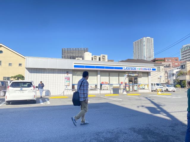 コンビニ　スリーエフ（コンビニ）まで90m