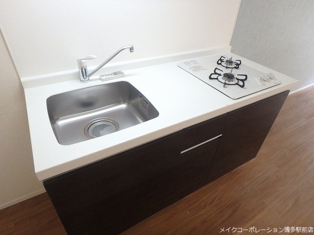 キッチン　同物件、別号室の写真です。