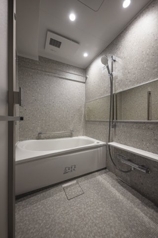 バス・シャワールーム　※写真は同タイプ住戸です。