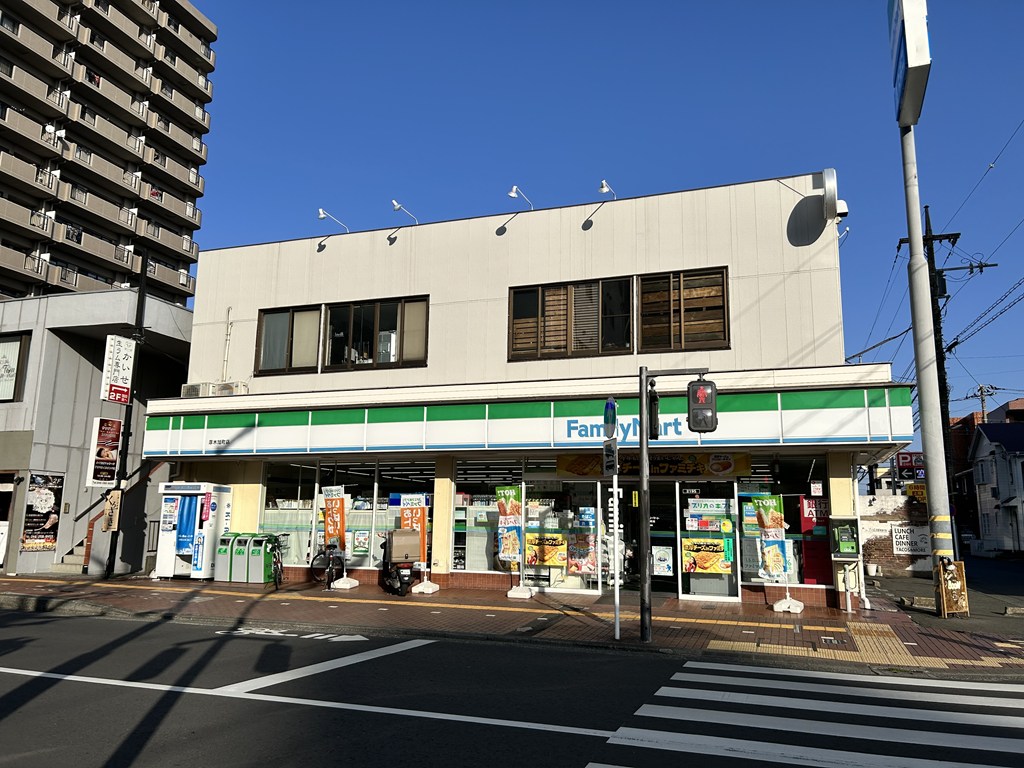 コンビニ　ファミリーマート厚木旭町店（コンビニ）まで78m