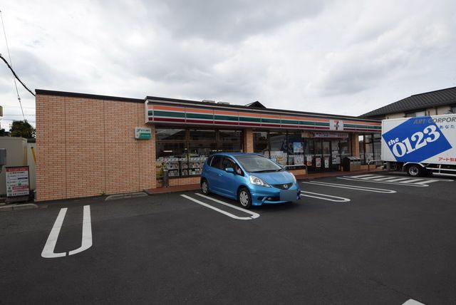 コンビニ　セブンイレブン東岩槻駅南店（コンビニ）まで240m