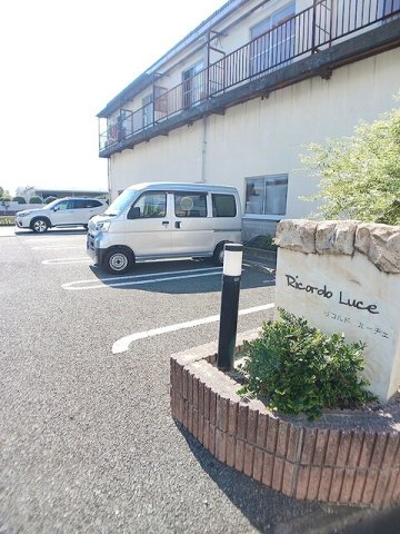 駐車場　駐車場に車を止められます