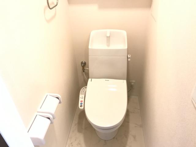 トイレ　シャワー付きトイレ