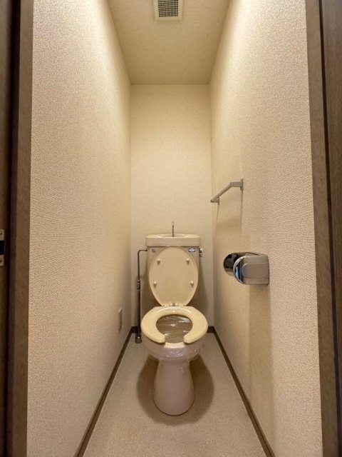 トイレ　※写真は別室、参考写真です。