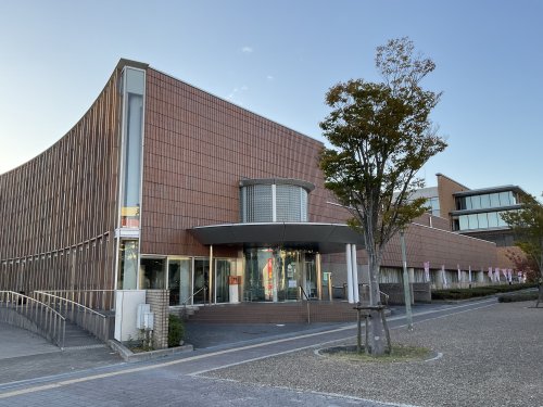 図書館　三田市立図書館ウッディタウン分館（図書館）まで612m