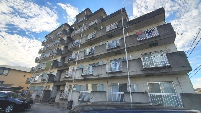 建物外観　現況と異なる部分は現況を優先いたします。
