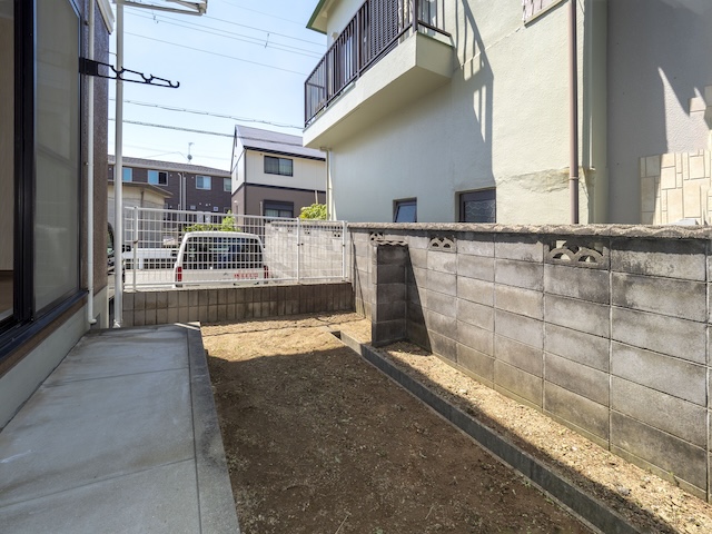 庭　西面専用庭