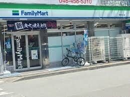 コンビニ　ファミリーマート和光北口店（コンビニ）まで711m