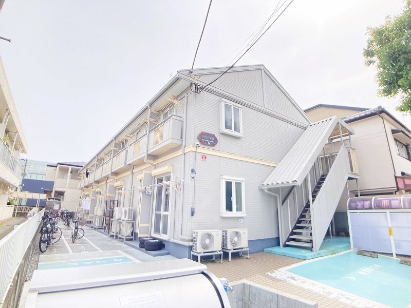 建物外観　駐車場