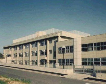 中学校　名古屋市立鎌倉台中学校（中学校）まで784m