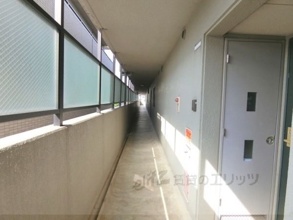 ロビー　通路