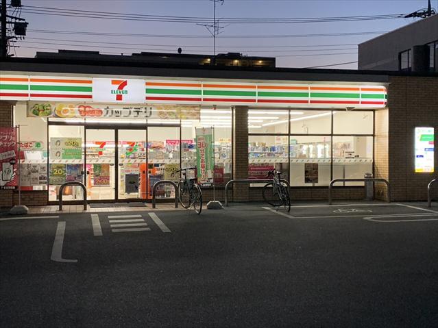 コンビニ　セブン－イレブンさいたま田島３丁目店（コンビニ）まで806m