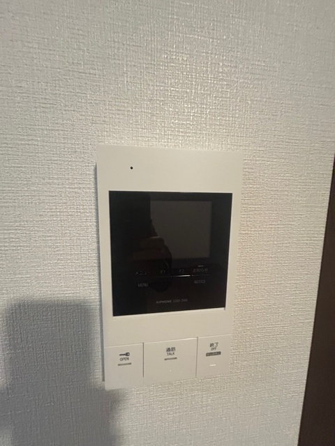 セキュリティ　ＴＶモニタ付インターフォン　＊同タイプ別部屋の写真です