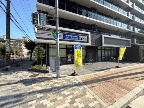 コンビニ　ミニストップ　大阪宮原５丁目店（コンビニ）まで141m