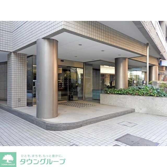 H&M南青山 EASTの外観写真