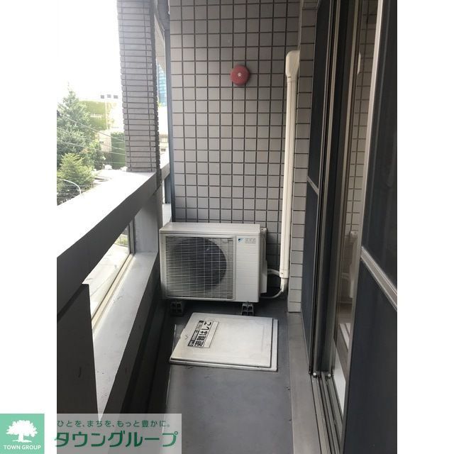 H&M南青山 EASTの内装写真