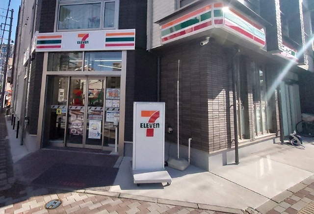 コンビニ　セブンイレブン横浜戸部店（コンビニ）まで368m