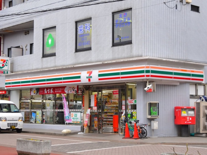 コンビニ　セブンイレブン井の頭公園駅前店（コンビニ）まで550m