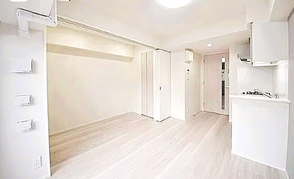 都営新宿線 小川町駅 徒歩1分 13階建 築5年の居間写真
